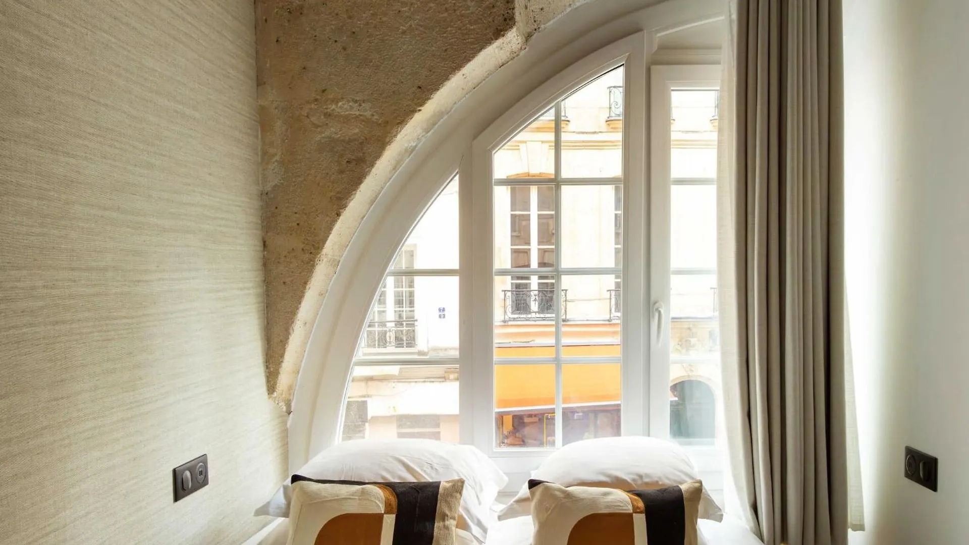 Refurbished Apartment - 2Br 6P - Chatelet Paris