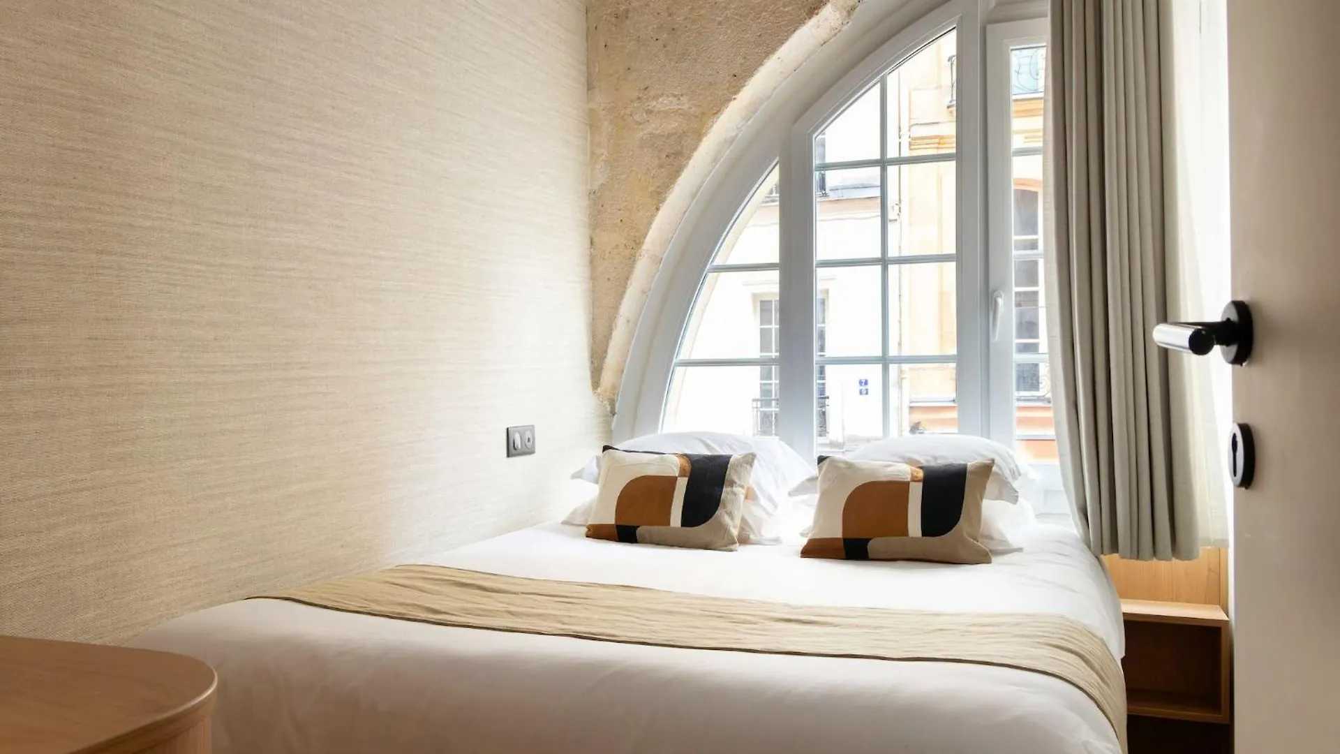 Refurbished Apartment - 2Br 6P - Chatelet Paris